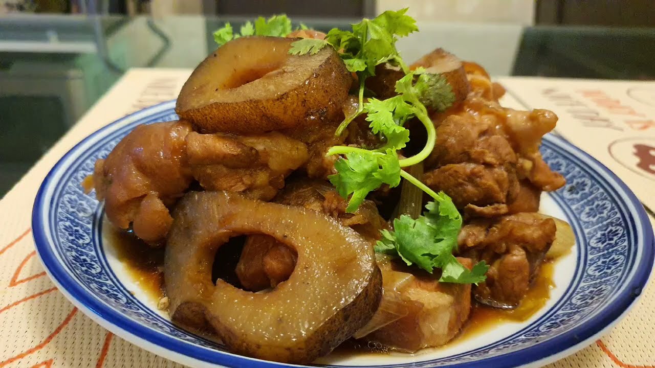 Ah Pa made this braised pork with sea cucumber for my birthday last week