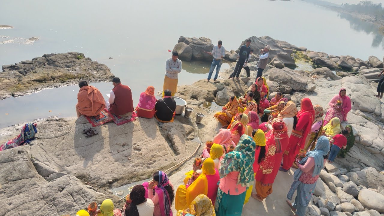 जगदम्बा माता मन्दिर कलश यात्रा करते हुए माताएँ 🙏🏻🚩❤