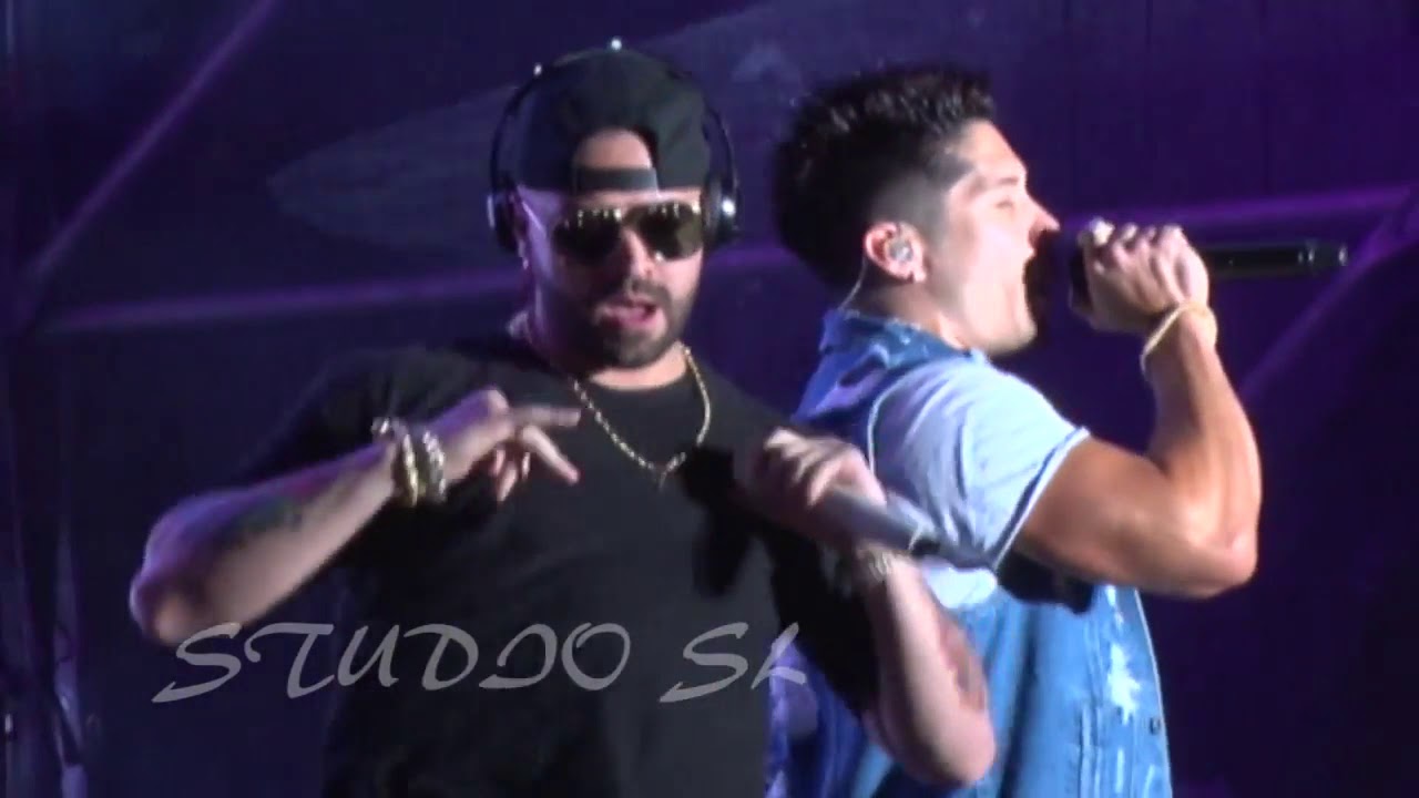 Chino y Nacho -Tu Angelito - Concierto en Punta Cana