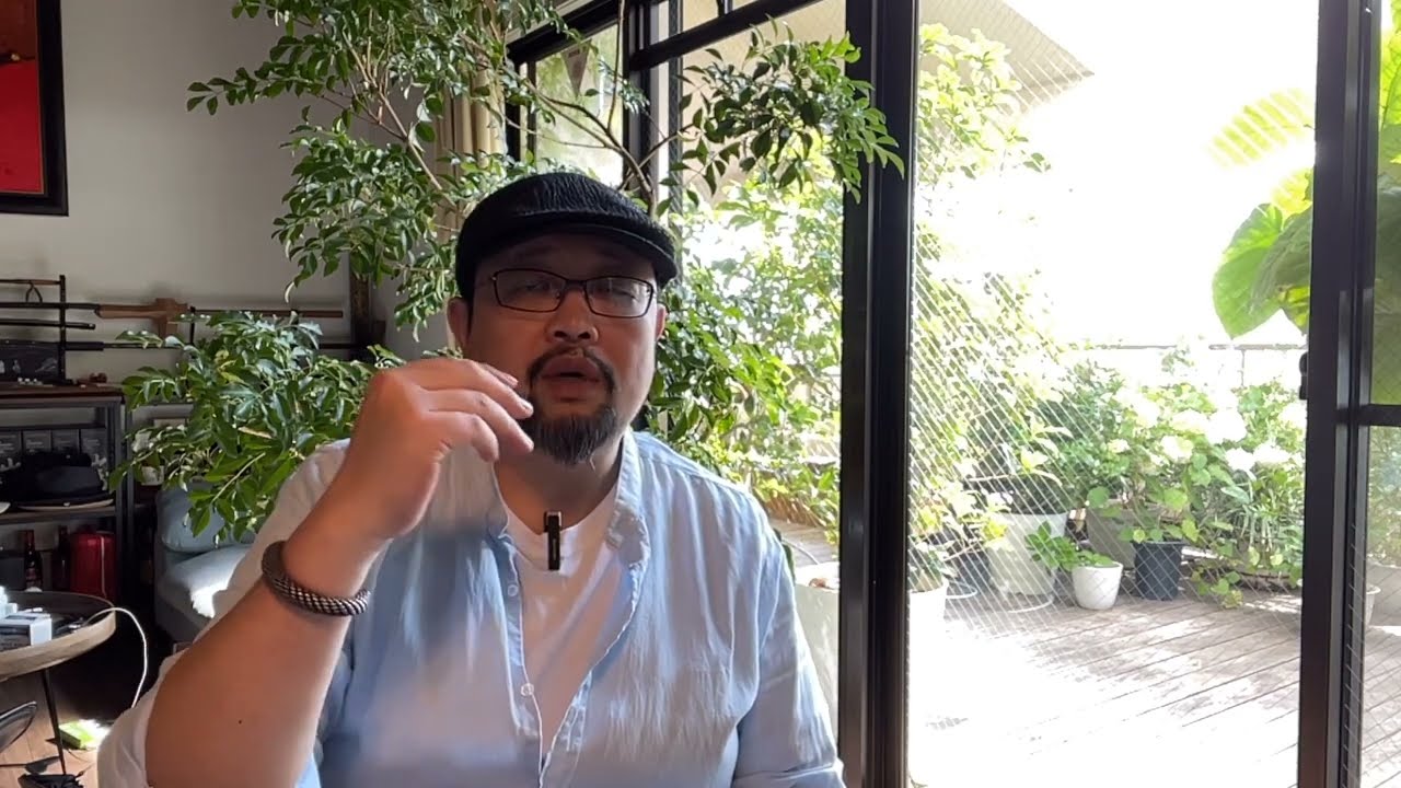 &ldquo;二舅&rdquo;之所以火有两个原因：1、分不清&ldquo;辛苦&rdquo;与&ldquo;苦难&rdquo;；2、要为自己的遭遇找一个解释