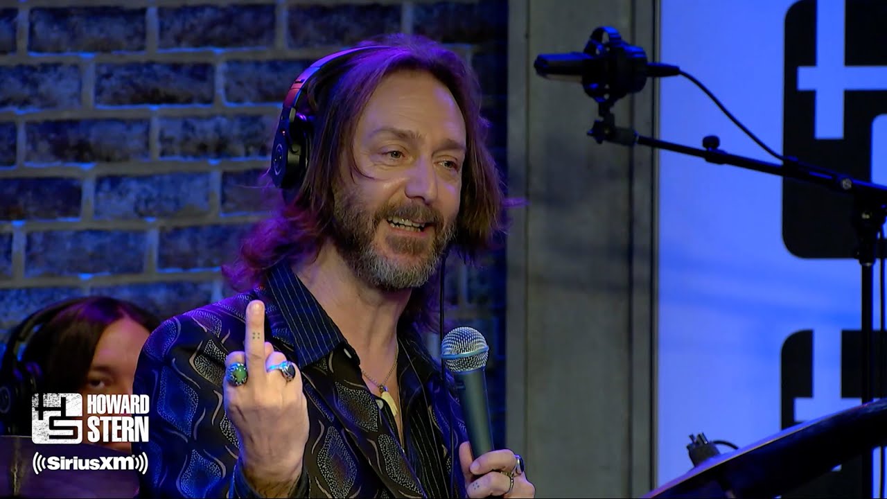 Chris Robinson Recalls Bob Dylan Flipping Off the Rolling Stones