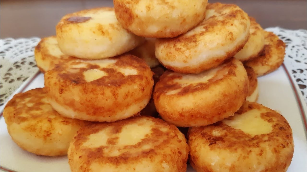 Сырники с яблоком и манкой. Настоящее лакомство для всей семьи.