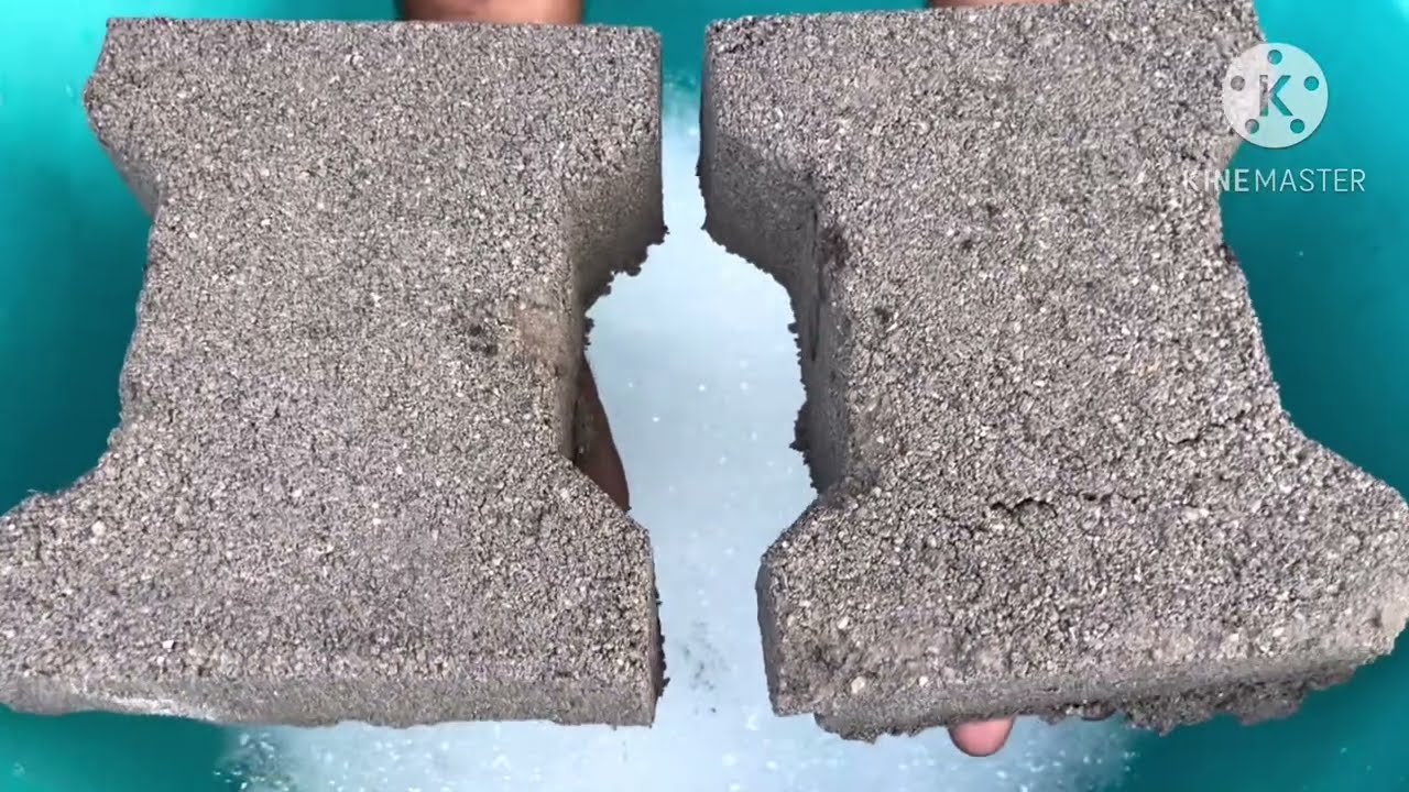 ASMR|| mix textures crumbling in water 💦 #asmr #satisfying 