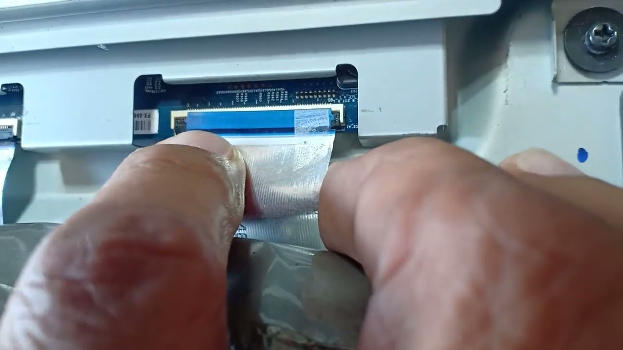 Sony KDL- 50W800B White screen problem