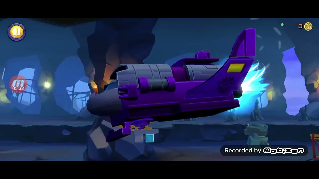 Трансформеры против летающих свиней в игре Angry Birds Transformers 
