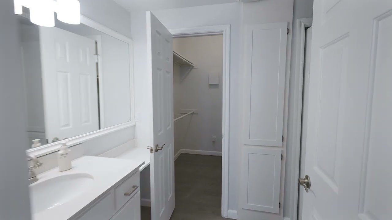 The Village of Hampton Cove in San Antonio Texas - hamptoncove.net - 1BD 1BA Apartment For Rent