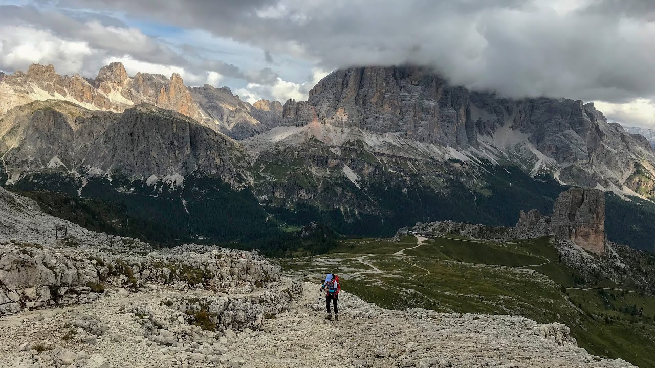 Hiking the Averau, Nuvolau, Cinque Torri Loop - Dolomites
