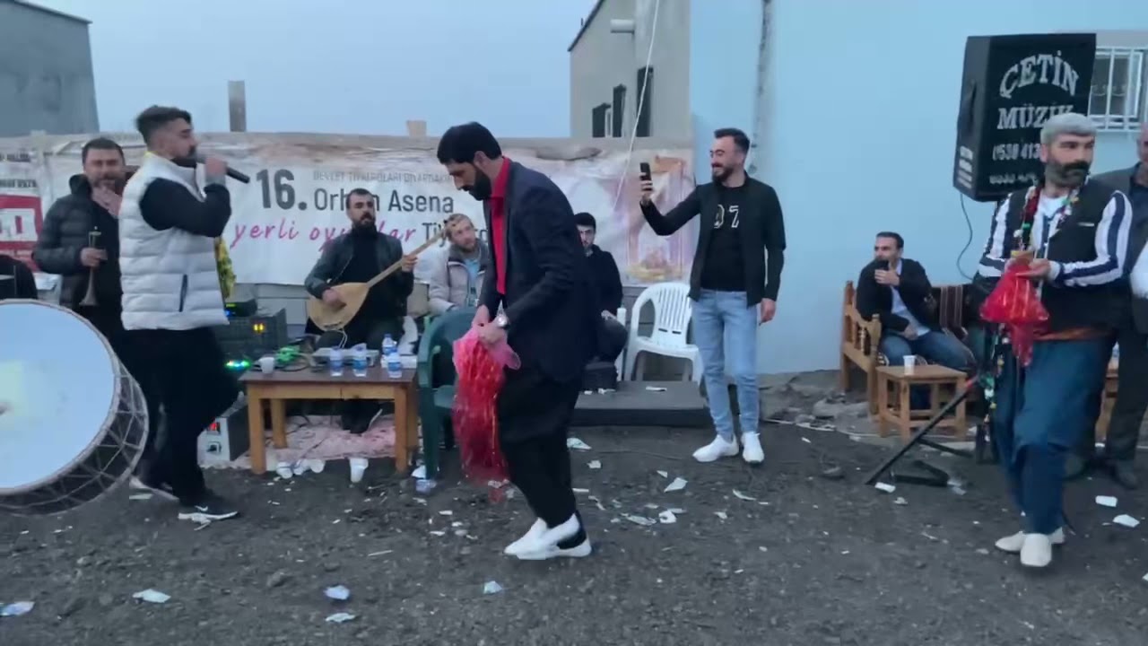 ZAZALARIN DÜĞÜNÜ (DİYARBAKIR ŞILBE) BİSMİLLİÇETO ÇALIYOR HOZAN MUZAFFER OYUNUYLA ŞHOW YAPIYOR 2021