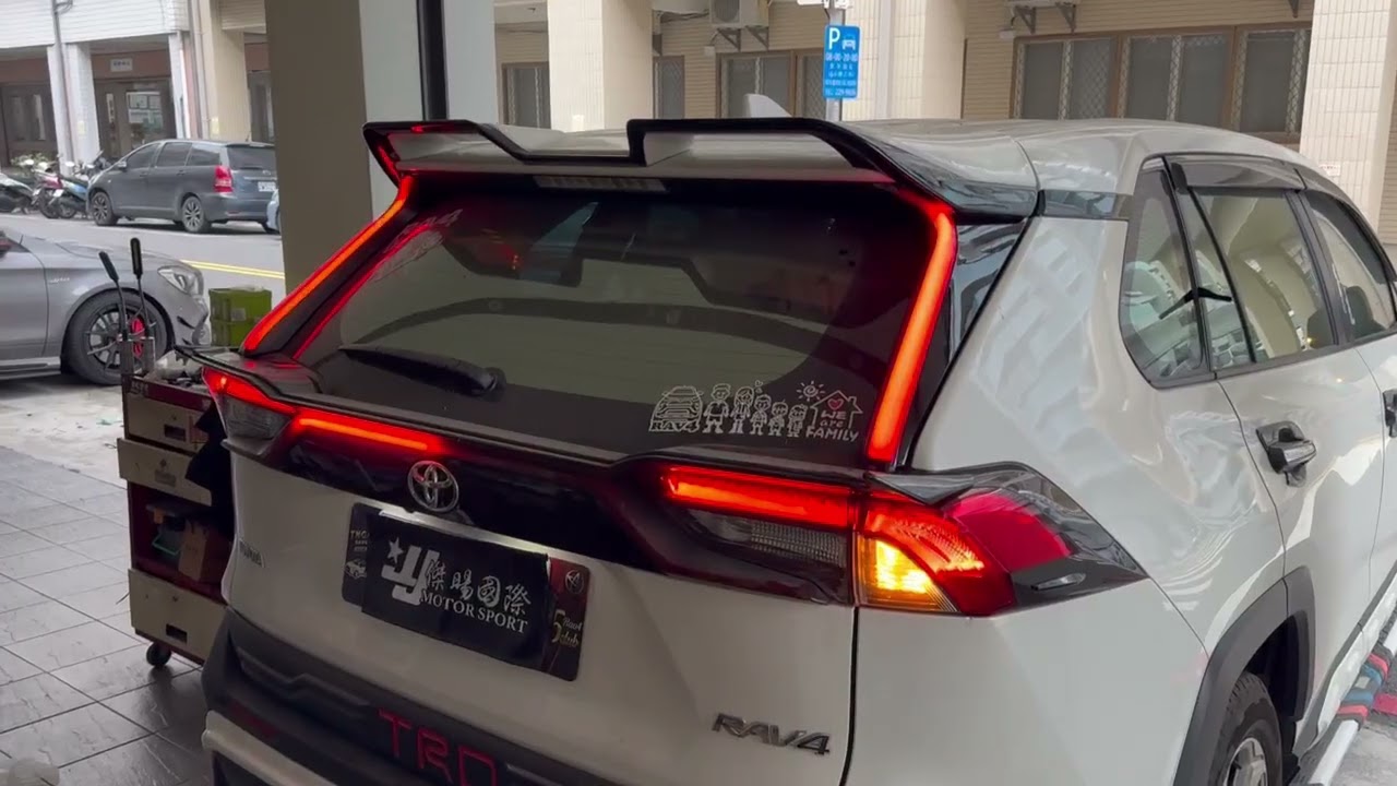 TOYOTA RAV4 5代 立柱燈