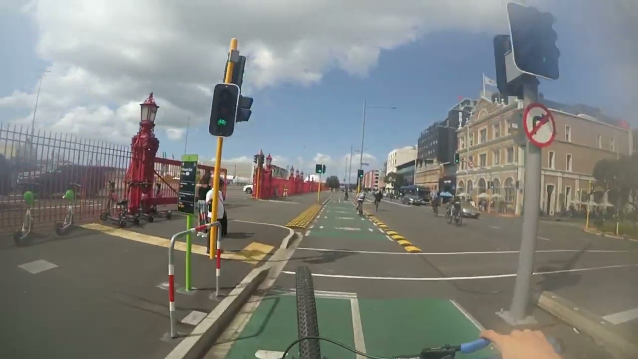 AUCKLAND RIDEOUT: SURONS, E-SCOOTERZ, WHEELIES & MORE…