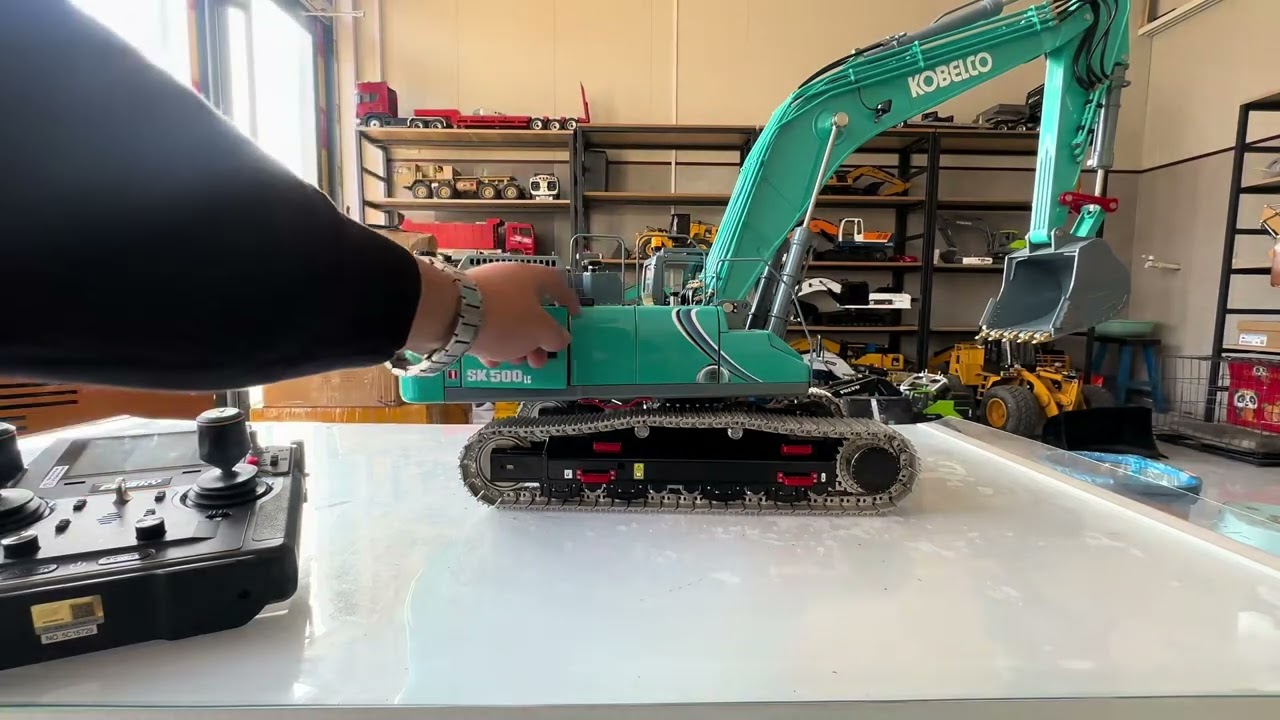 Lesu Excavator Kobelco Sk500 model 1/14 Rc 
