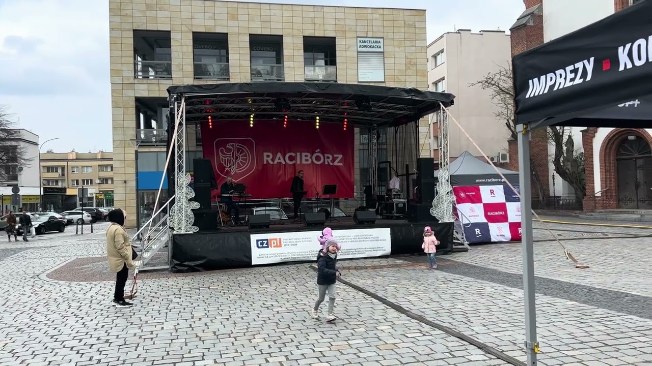 Głos z ciemności na jarmarku wielkanocnym w Raciborzu