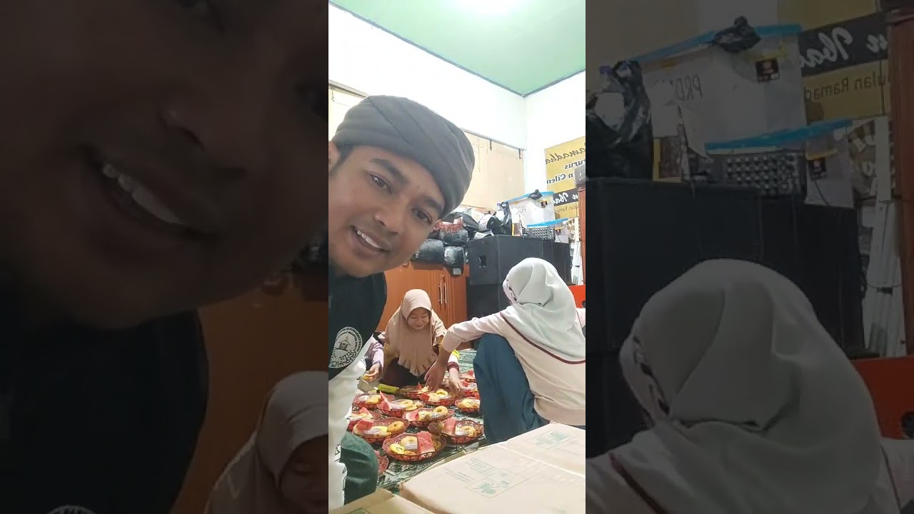 KESERUAN MENYIAPAKAN TAKJIL BERSAMA ANAK ANAK DI MASJID DAARUL MUTTAQIIN CILEUNYI