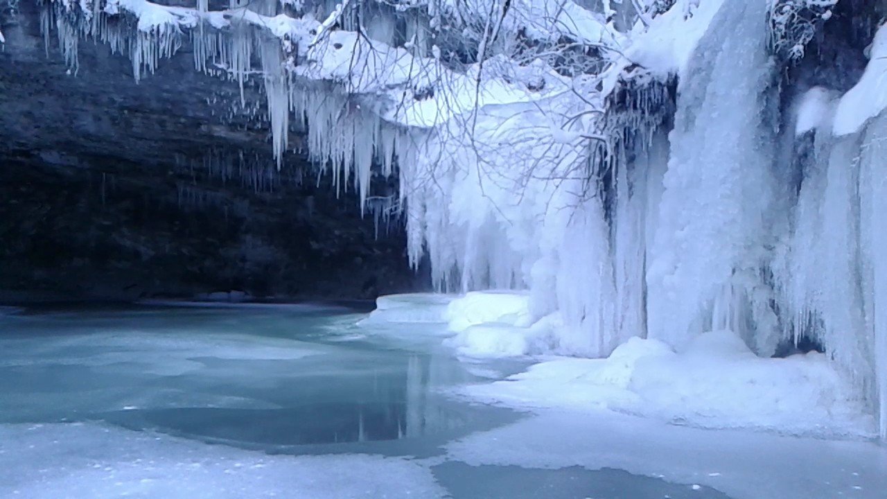 Cascade du h&eacute;risson gel&eacute;e