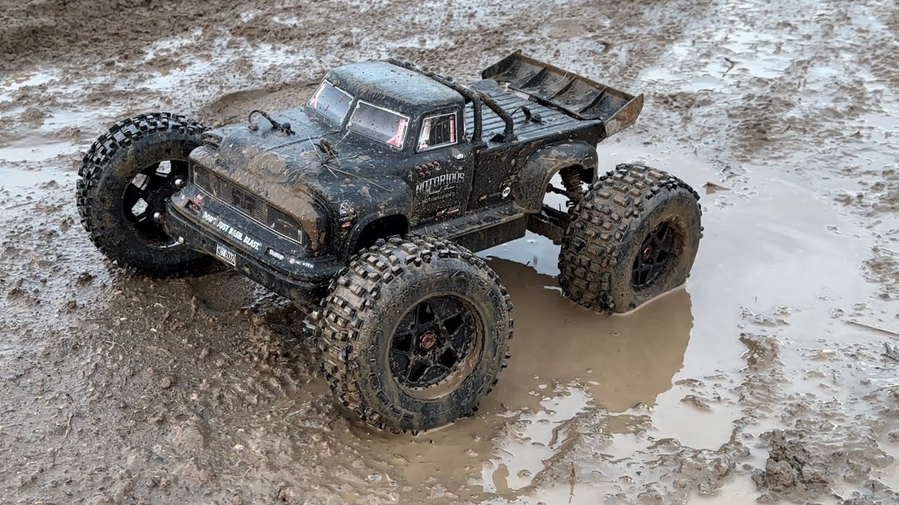 ARRMA NOTORIOUS 6s bash session #arrma #rc #bashing #arrmanotorious