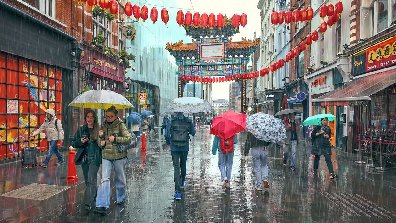 A Rainy Day in London’s West End !!
