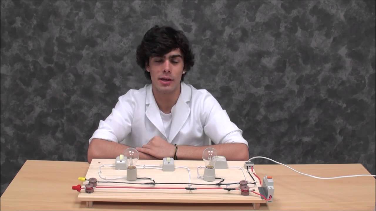 Feira de Ciências 2015 • Circuito Elétrico Simples e Three Way – 1ªD