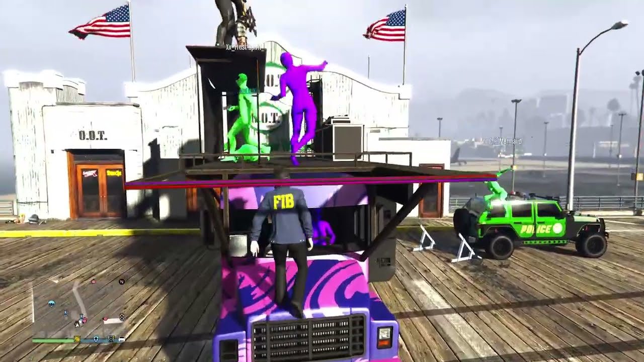 GTA 5 online with @ZombiieMommy