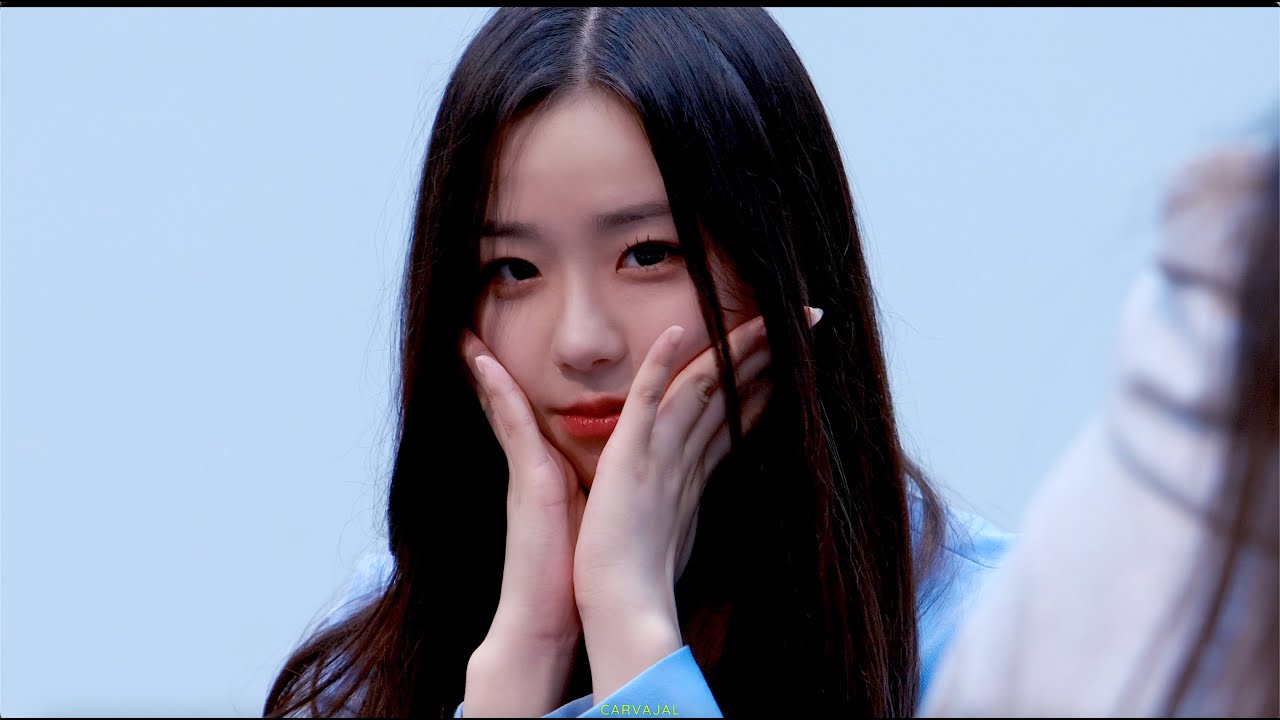 230526 트리플에스 크리스탈 아이즈 팬사인회 김채연  / tripleS +(KR)ystal Eyes Kim ChaeYeon