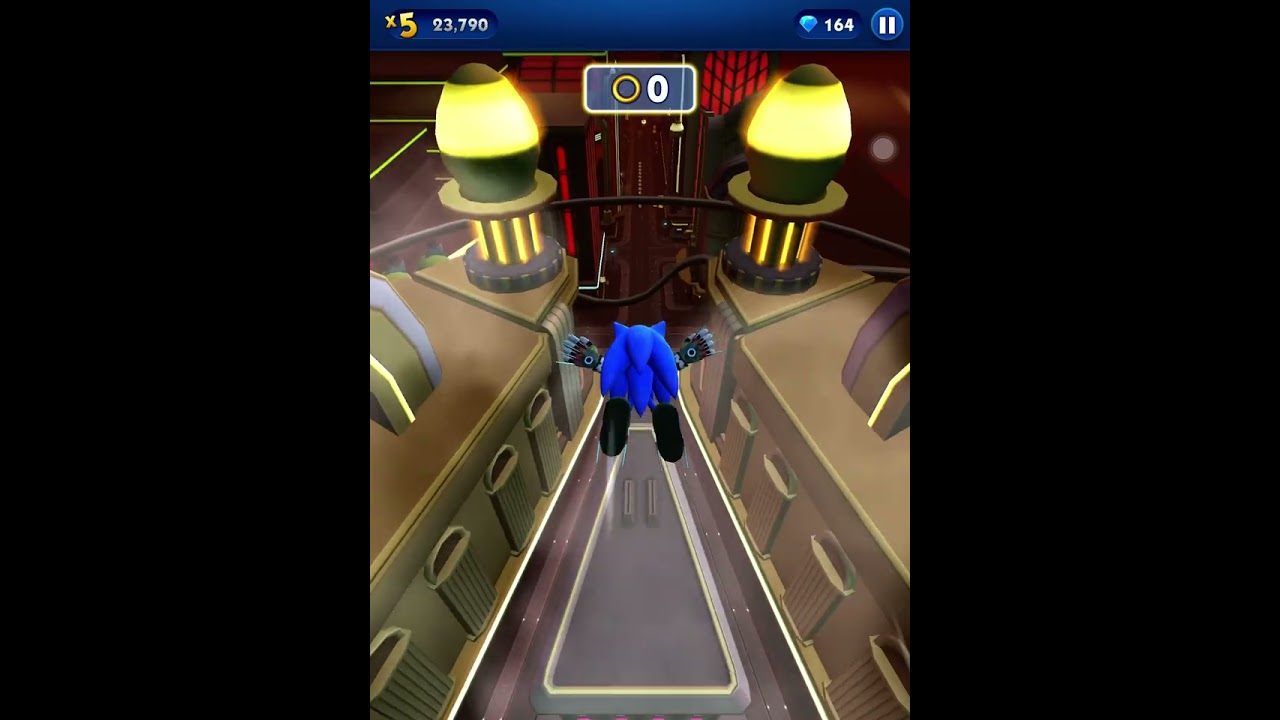 playing Sonic Prime Dash ￼