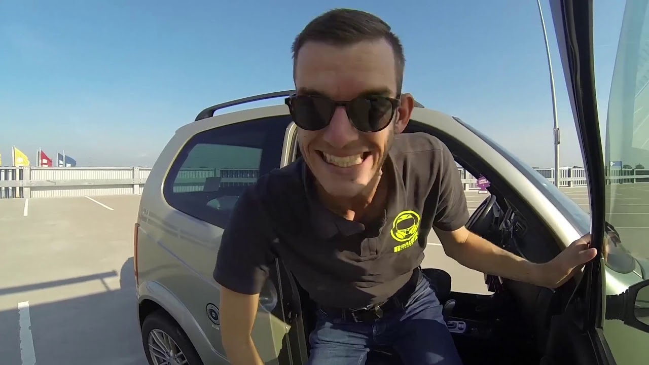 Op pad met de brommobiel, ook mijn eerste keer! Afgesneden worden tot en met!