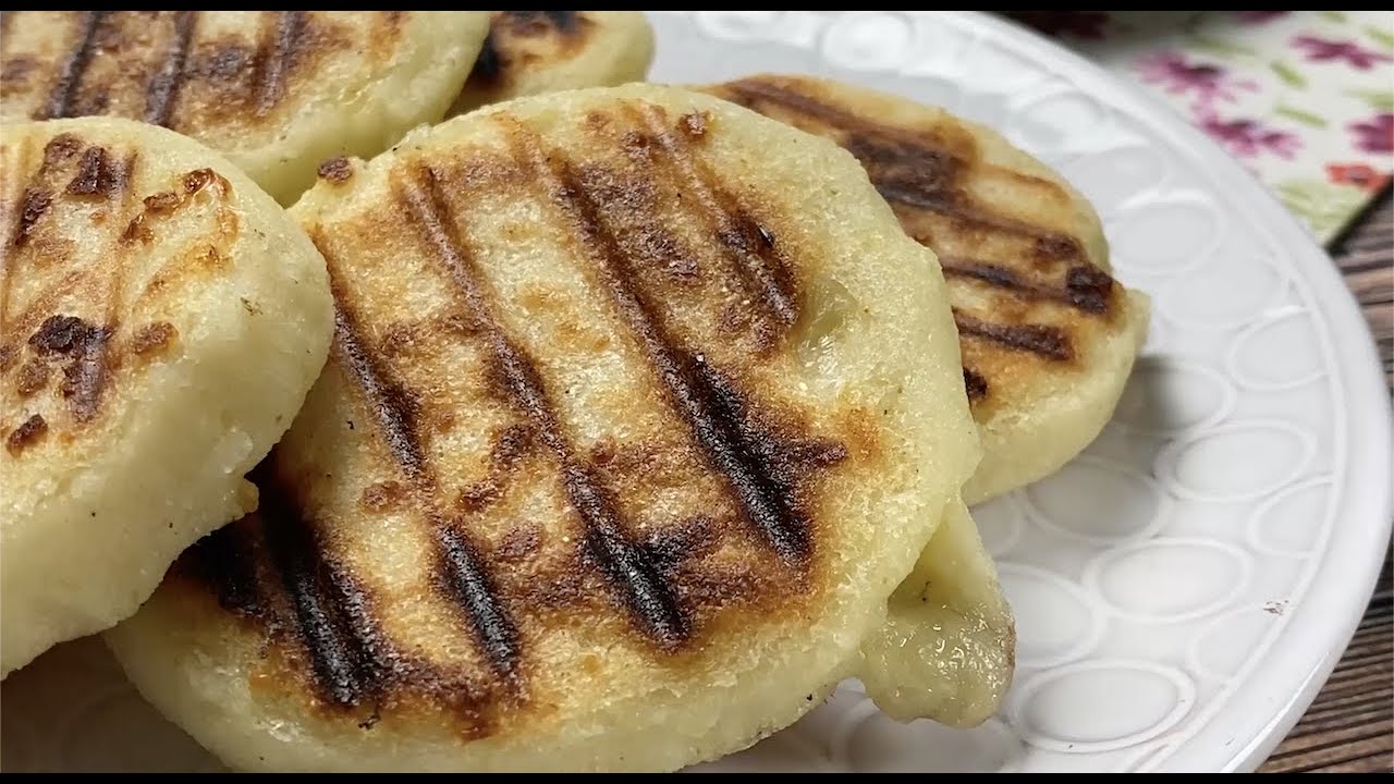 Cheese arepas
