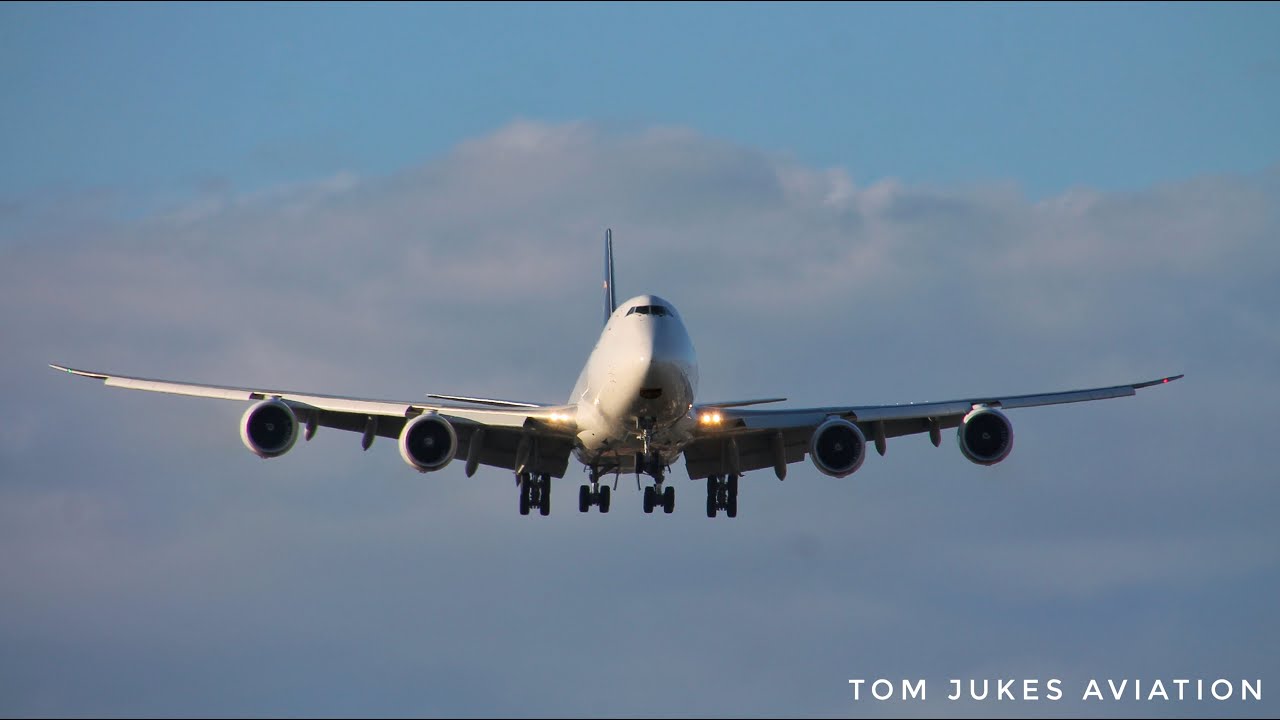 Right Under The Flight Path - Sydney Airport Final Approach - Short Compilation