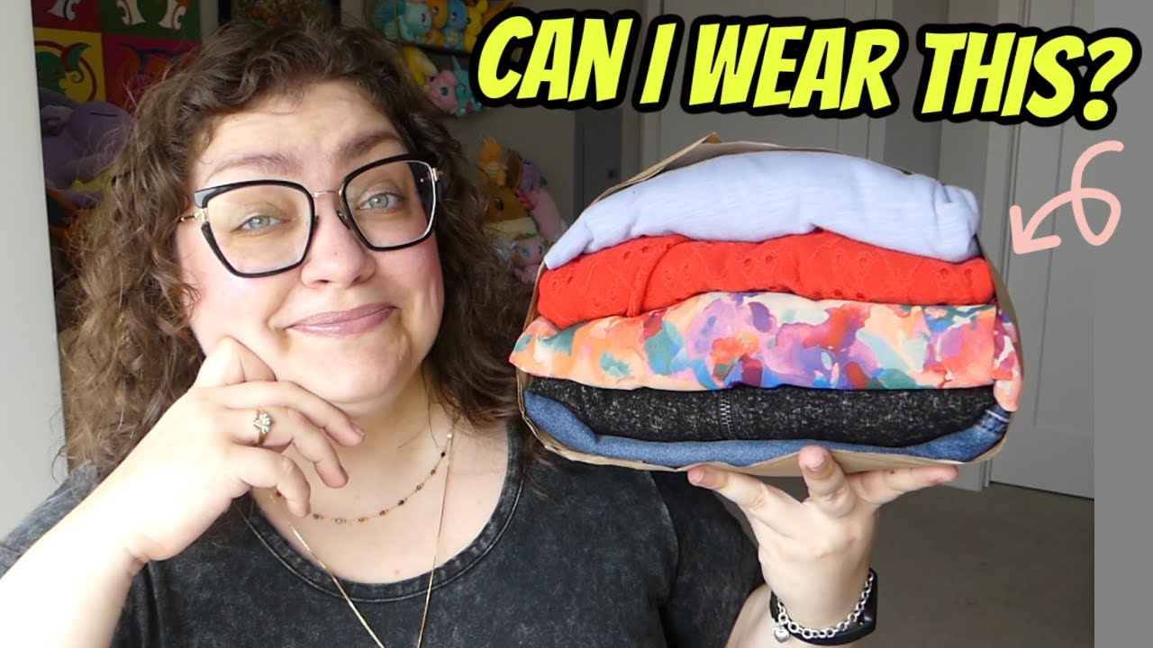 OUTSIDE MY COMFORT ZONE... AND I LIKE IT?? | Stitch Fix Unboxing + Try On Haul (PLUS SIZE) #54