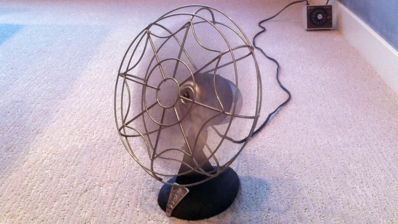 Relaxing Fan Sound - Vintage Bersted Mfg. Co. Eskimo Model 1005M Desk Fan - Soothing