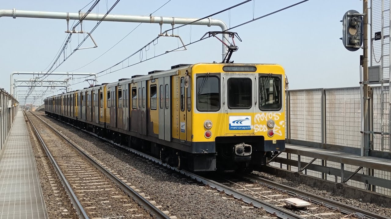 METROPOLITANA DI NAPOLI: gli ultimi complessi di M1 ripresi alla stazione di Chiaiano.