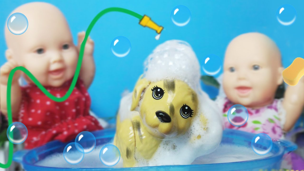 Megie e Mia e o Primeiro Banho do Max - Lilly Doll