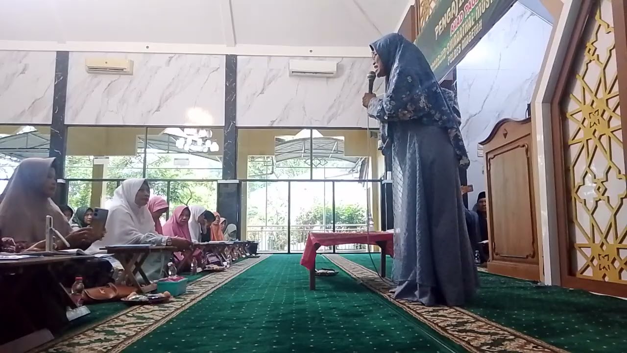 Pengajian Ahad pagi masjid polres Magetan,15 feb 2026,S Fatimah S.Ag( ketua ranting Karas)