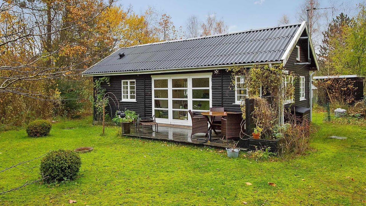 Tiny Houses | Black and white Danish summerhouse | Small House Bliss | Tiny House Classic