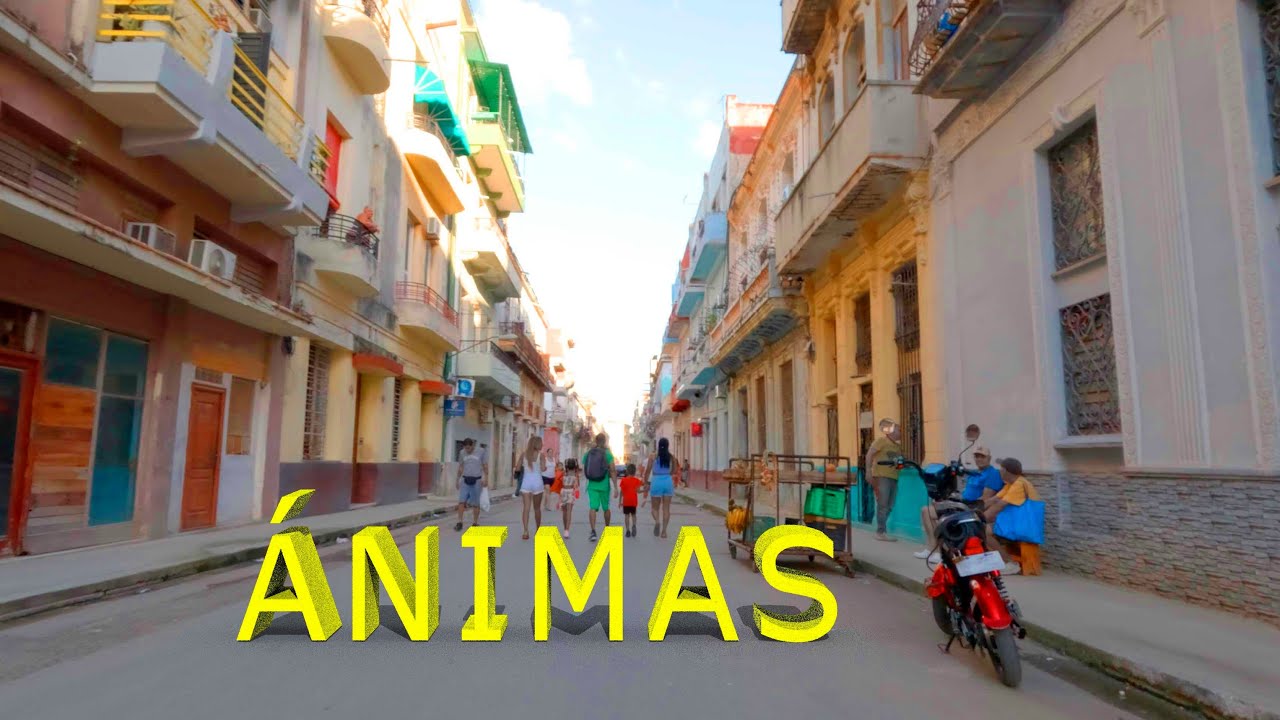 Cuba , calle Ánimas en La Habana 