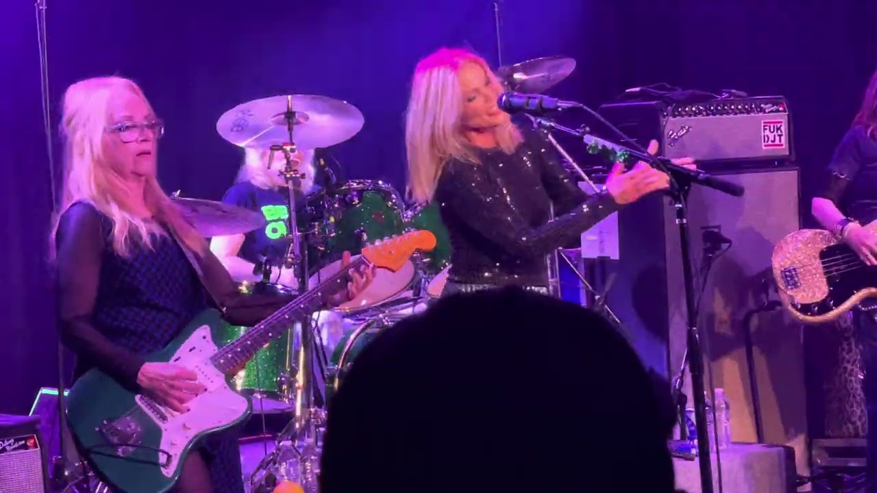 Skidmarks on My Heart - The Go-Go’s