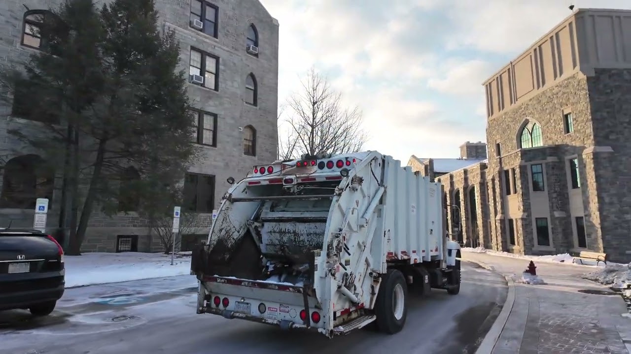 American neighborhood winter walk - Villanova, Pennsylvania - 4k - Main Line Philadelphia suburbs
