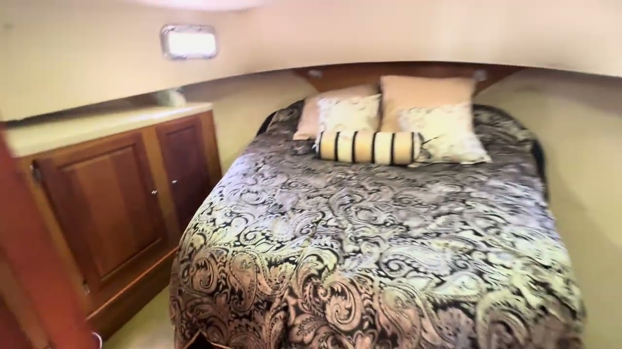 2005 Mainship 400 Trawler w/ Yanmar 370 (1723 hrs) Located **** In Clearwater Beach FL.
