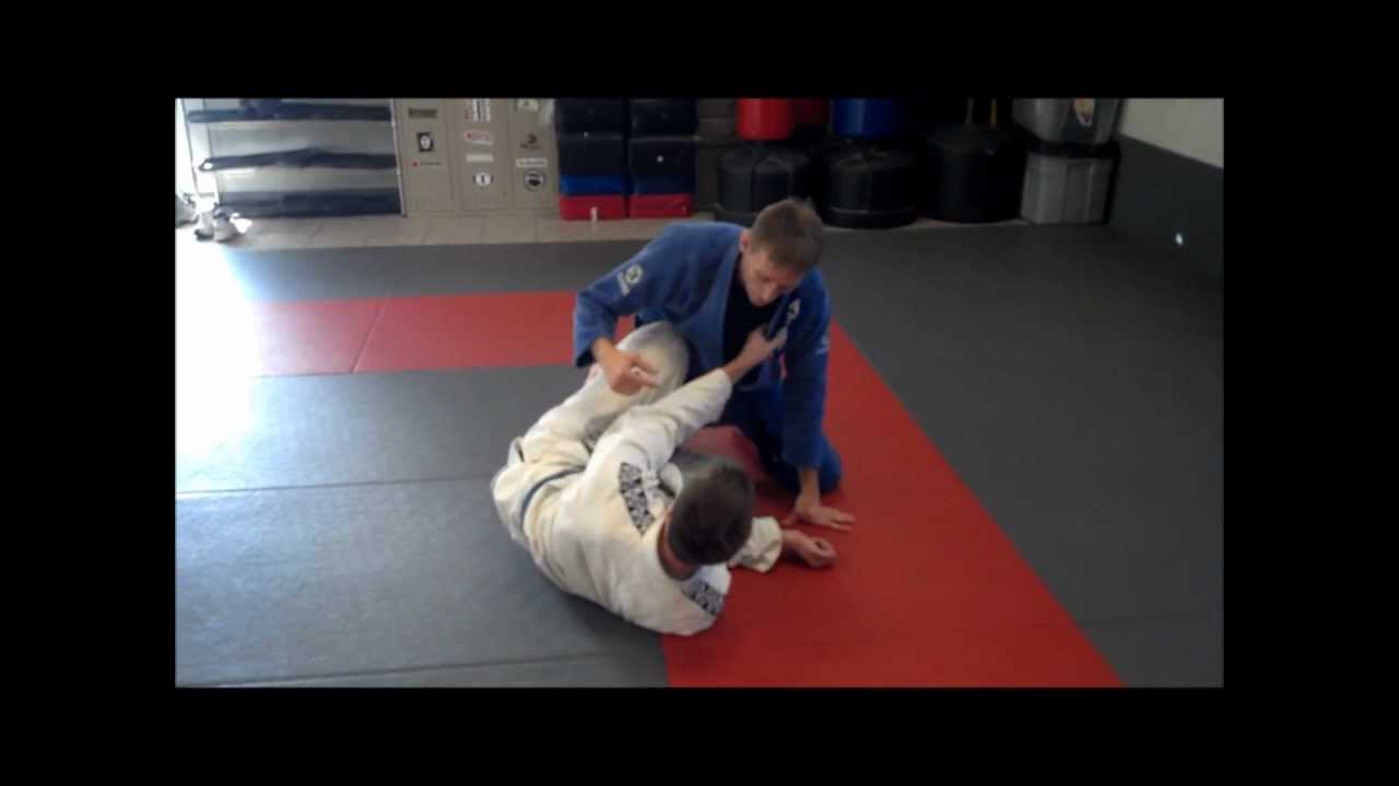 Cross Knee Pass from Half-guard.wmv