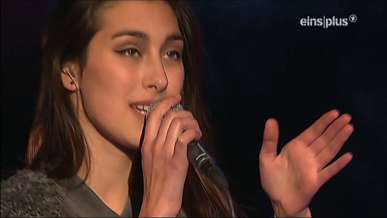 Elif in concert (Reeperbahn-Festival 2013)