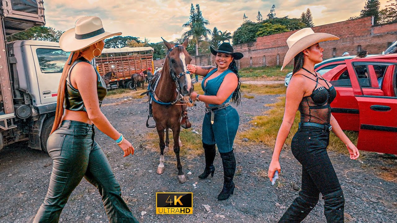 Bellas Amazonas en la CABALGATA de La Virginia - Risaralda 😍 COLOMBIA 2024