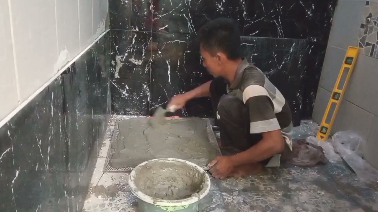 Semen perekat SUPERFIX, renovasi kamar mandi