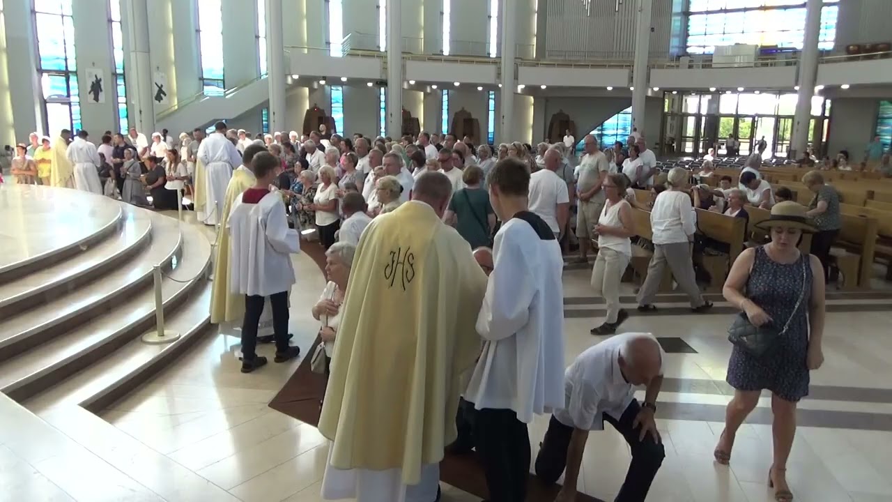 Komunia Św. w Bazylice Bożego Miłosierdzia w Krakowie