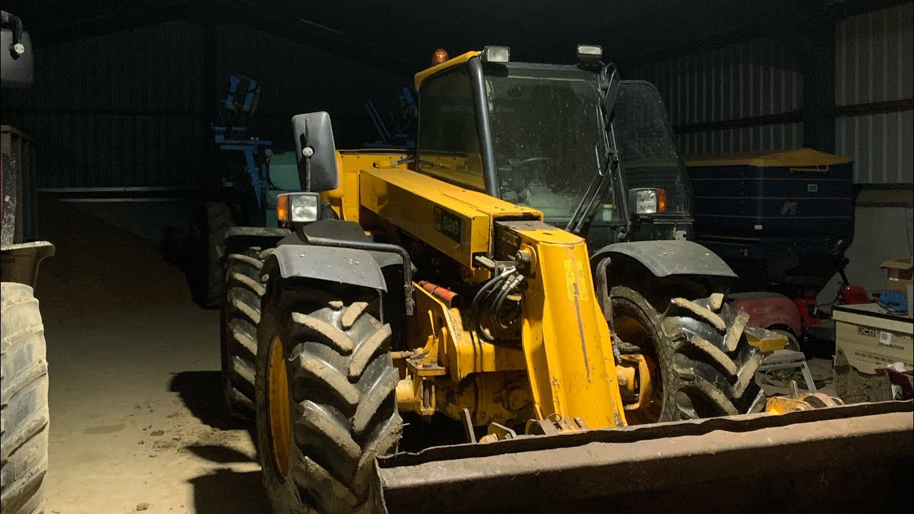 ENGINES OVERHEATING! JCB 526 NEEDS REPAIRING!!
