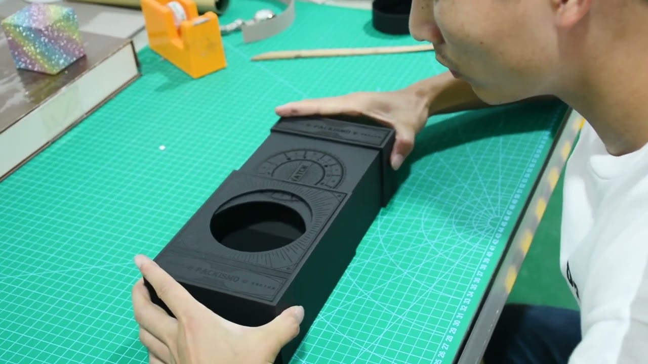 Original design and packaging manufacturer of paper lifting watch box