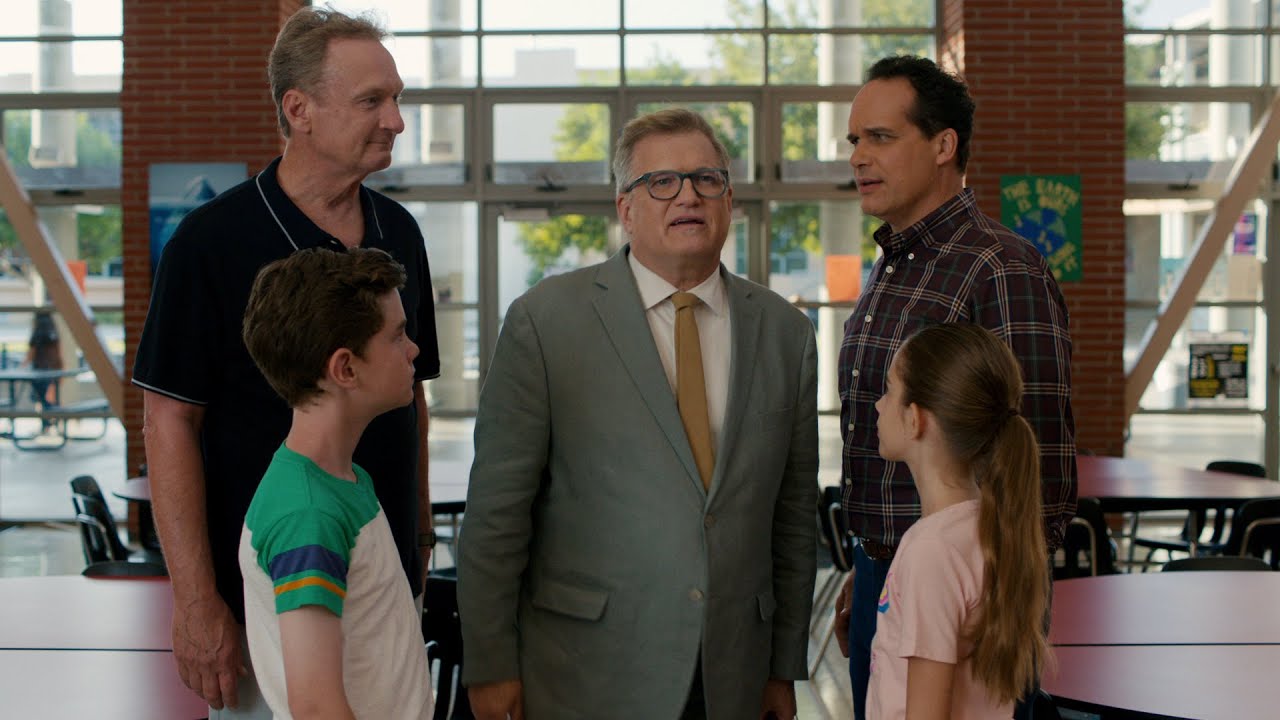 It's a Drew Carey Show Reunion - American Housewife