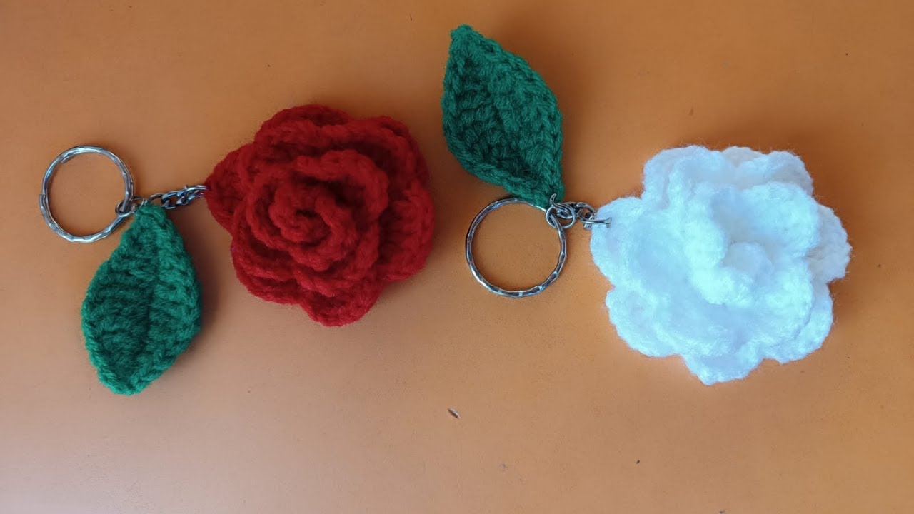 Tutorial para principiantes: Llavero rosa a crochet | Cómo tejer a crochet, idea fácil  de crochet