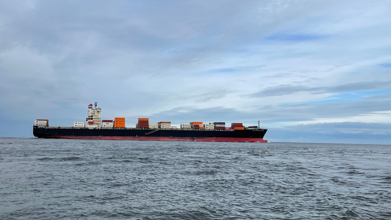 Shipspotting Cuxhaven Part 8 | Baggerschif, Containerschiff & Tanker | mit Drohne | 4K