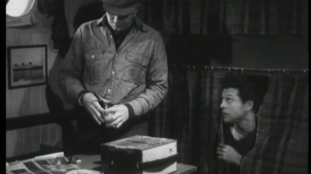 Støt står den danske sømand (1948) - Tyskerne er gået ind i Danmark