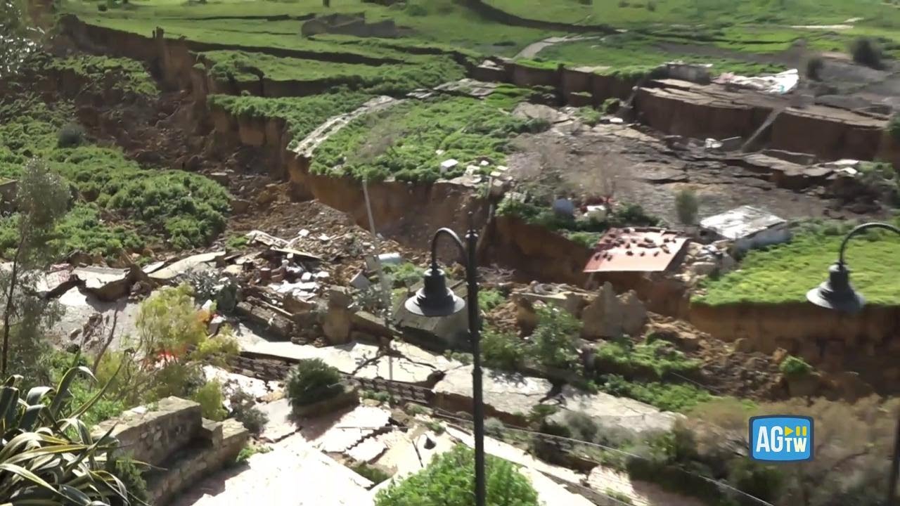 Paura a NISCEMI, nuovi boati e nuovi SMOTTAMENTI tra le piazze e le stradine del paese