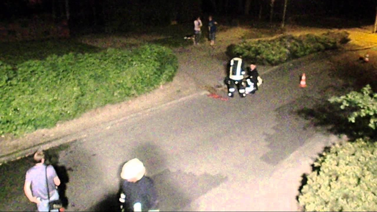 Katzenbaby steckt in Regenwassereinlauf fest - 26.07.2012 - Feuerwehr Pritzwalk